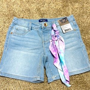 NWT stretch denim shorts with hairpiece